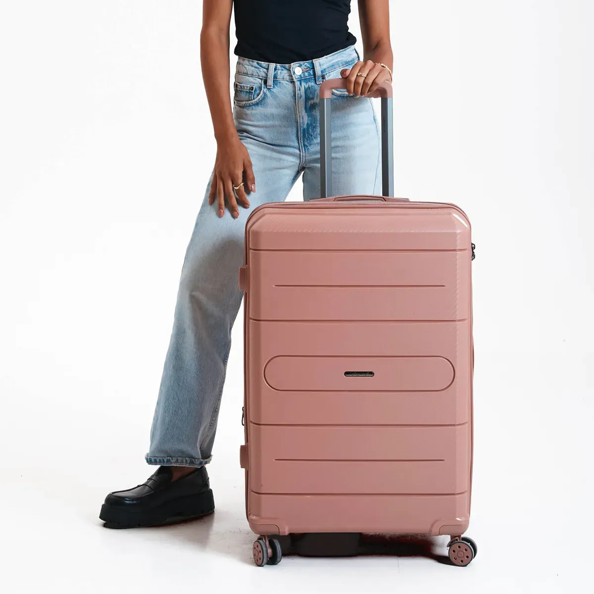 mala-media-23kg-polipropileno-rodas-giro-360°-berlim-black-eco-le-postiche-rosa-claro