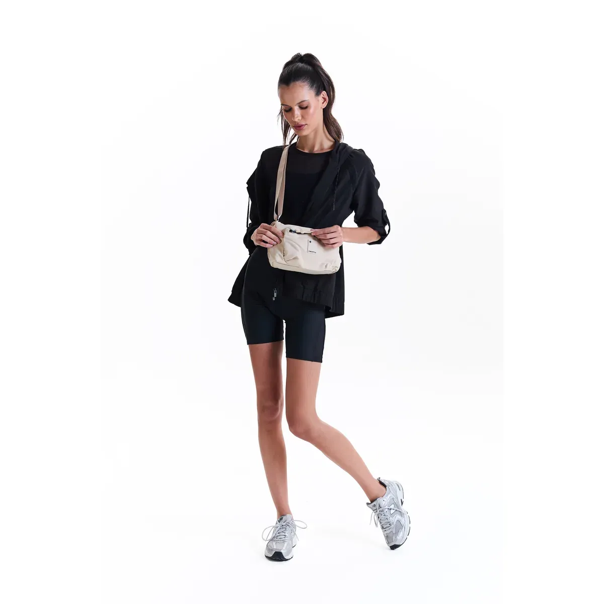 bolsa-transversal-nylon-new-sport-amayra-bege