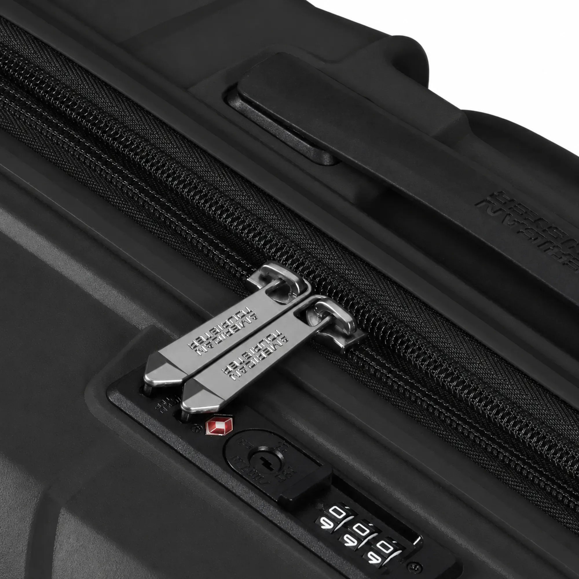 kit-mala-pequena-de-bordo-e-media-rodas-de-giro-360°-polipropileno-flytwisty-american-tourister-preto